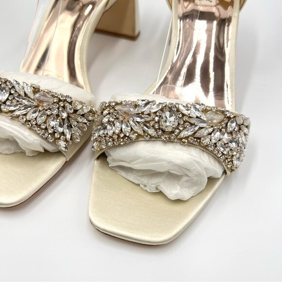 Badgley Mischka Size 10 Ivory Satin Jeweled Block Heels Wedding Shoes Sandals - Picture 5 of 12